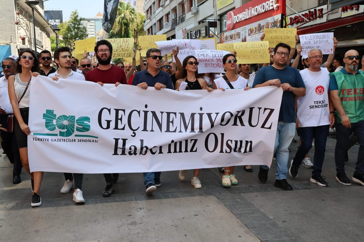 Gazetecilerden İzmir’de 