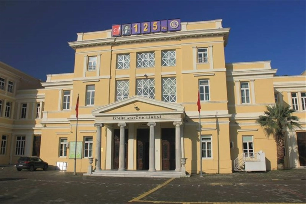 İzmir’in en iyi liseleri belli oldu! İşte İzmir’deki liselerin taban puanları