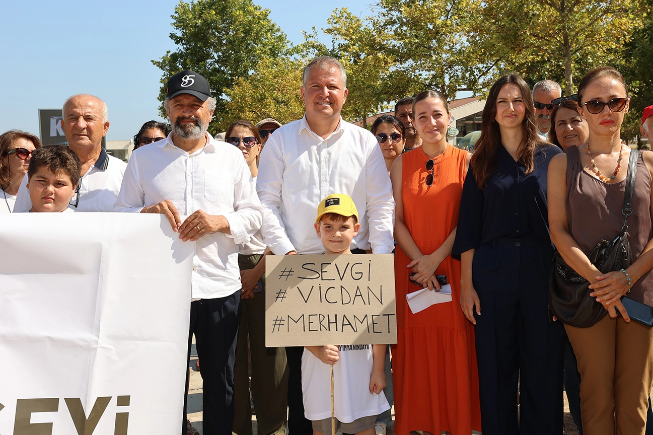 Urla’da Sokak Hayvanları Yasa Teklifi protesto edildi