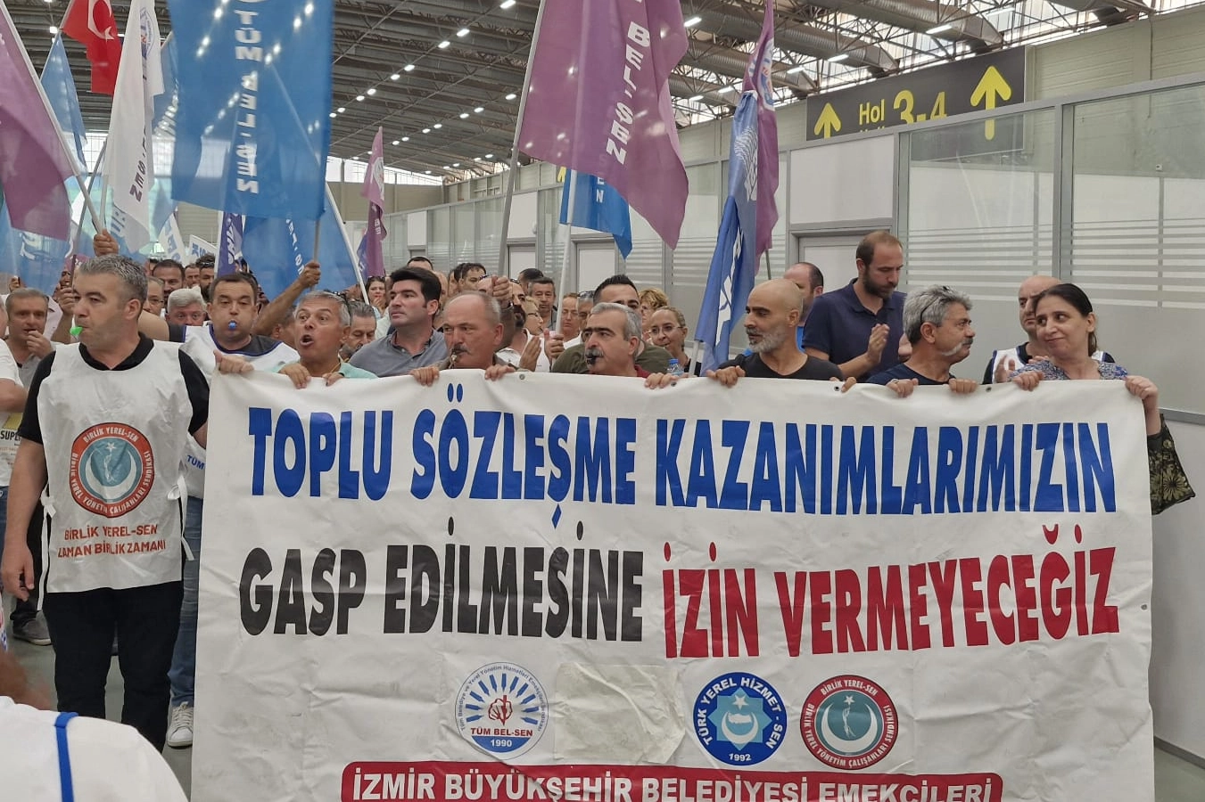 İzmir'de memurların eyleminde flaş gelişme!