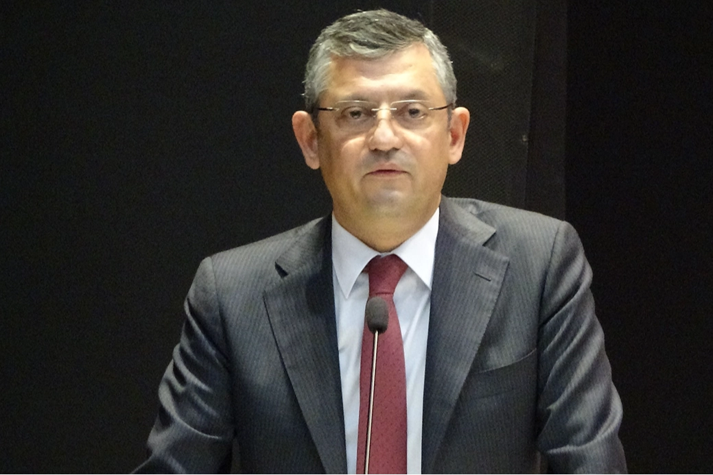 Özgür Özel: AK Parti söylüyor MHP oyluyor