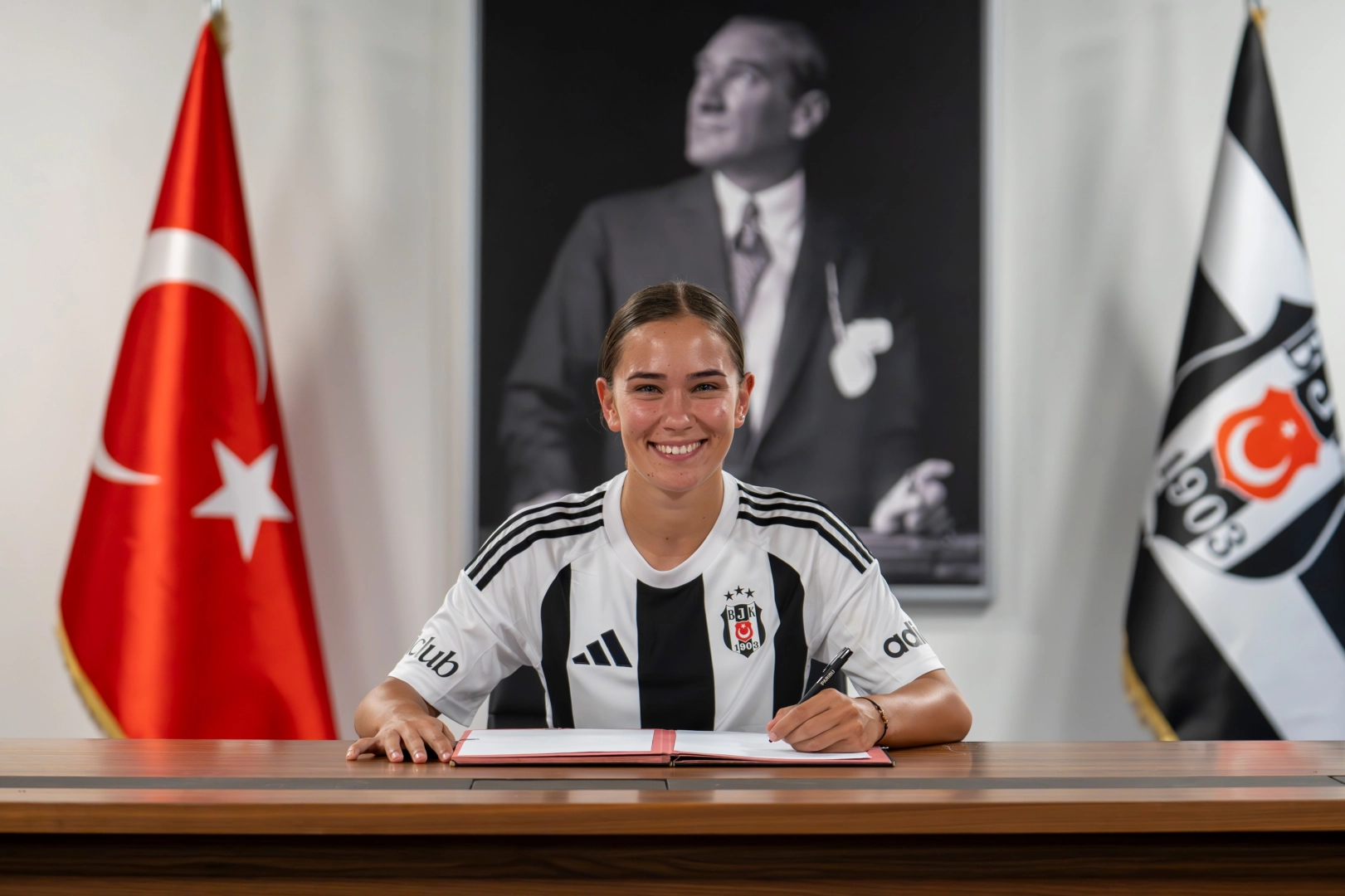Beşiktaş, Minela Gacanica'yı kadrosuna kattı haberinin görseli