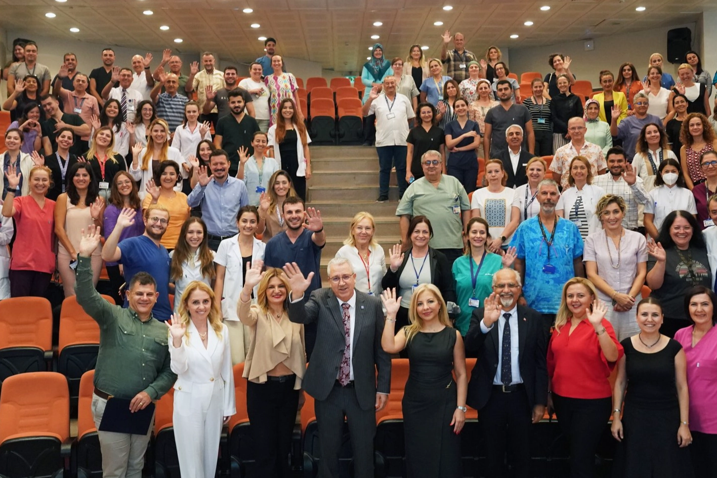 Ege Üniversitesi diş hekimi adaylarını bekliyor haberinin görseli