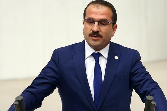 AK Partili vekilden İzmir Büyükşehir Belediyesi’ne iş bilmezlik yakıştırması haberinin görseli