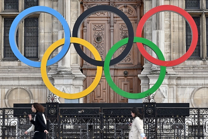 Paris 2024'te başörtüsü krizi: Sounkamba Sylla şapka takacak! haberinin görseli
