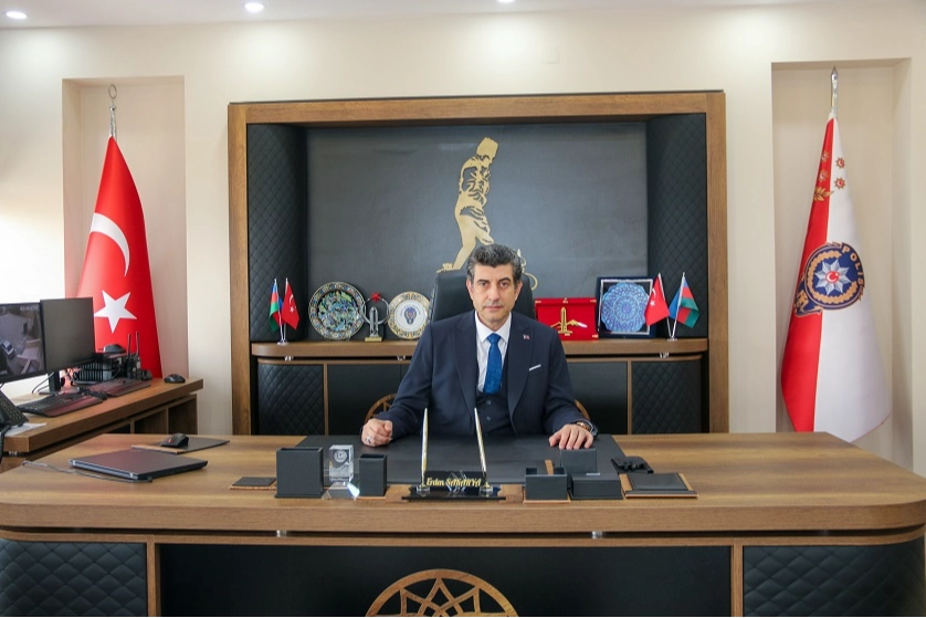 Sakız çiğnemesiyle gündeme oturdu: Iğdır Emniyet Müdürü Erden Sakarya kimdir? haberinin görseli