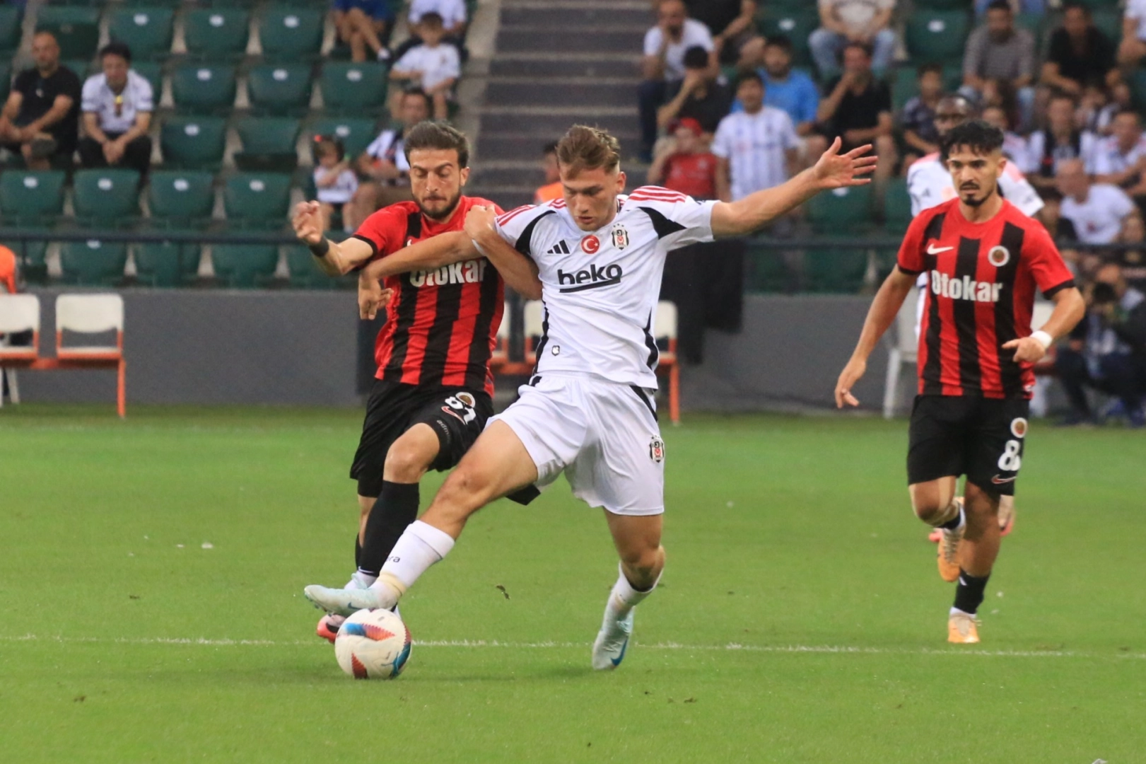 Hazırlık maçında Beşiktaş  Gençlerbirliği'ni mağlup etti haberinin görseli