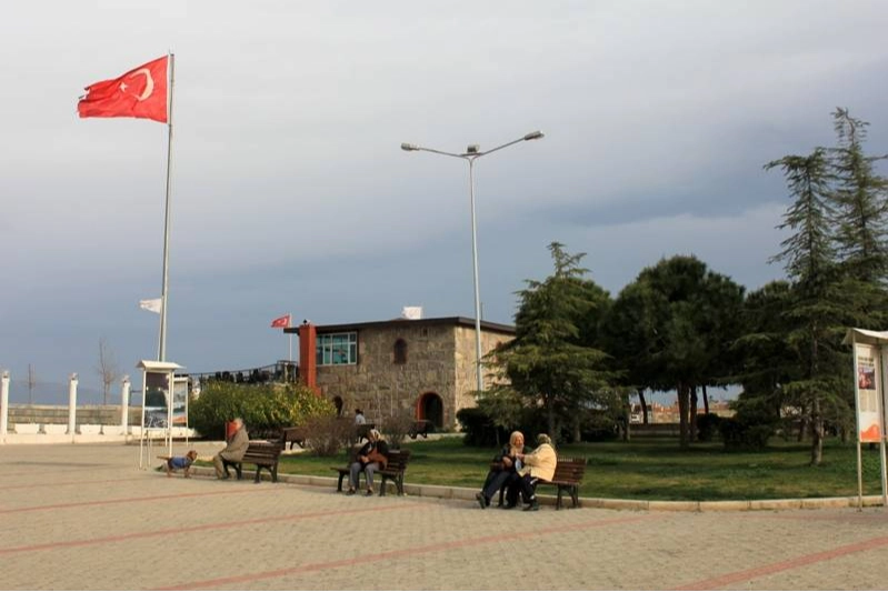 Karabağlar’da yenilenen Karafatma Parkı Sosyal Tesisleri kapılarını açıyor