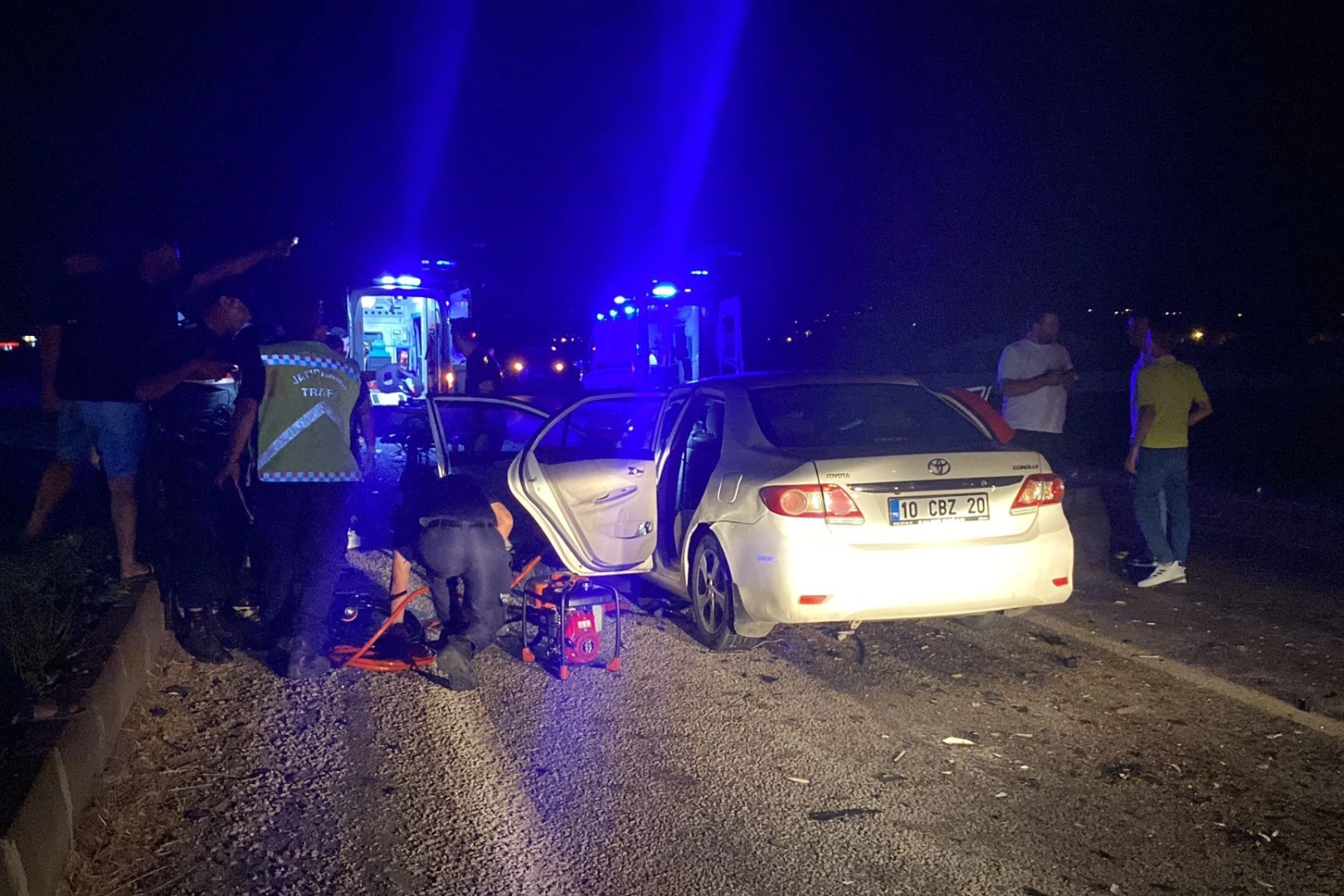 Balıkesir'deki feci kazada 3 kişi hayatını kaybetti haberinin görseli