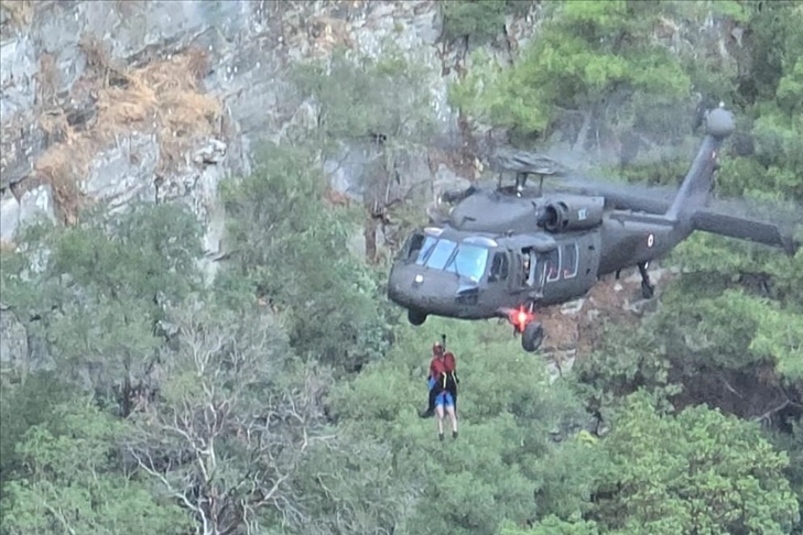 Balıkesir Şahindere Kanyonu'nda 10 kişi mahsur kaldı! Helikopter ile alındılar