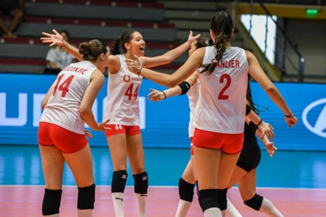 Türkiye 16 Yaş Altı Kadın Voleybol Takımı, Bulgaristan'ı yenerek Balkan Şampiyonu oldu! haberinin görseli