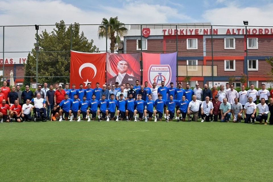 Altınordu ve Efeler 09 SFK arasındaki işbirliği sona erdi haberinin görseli