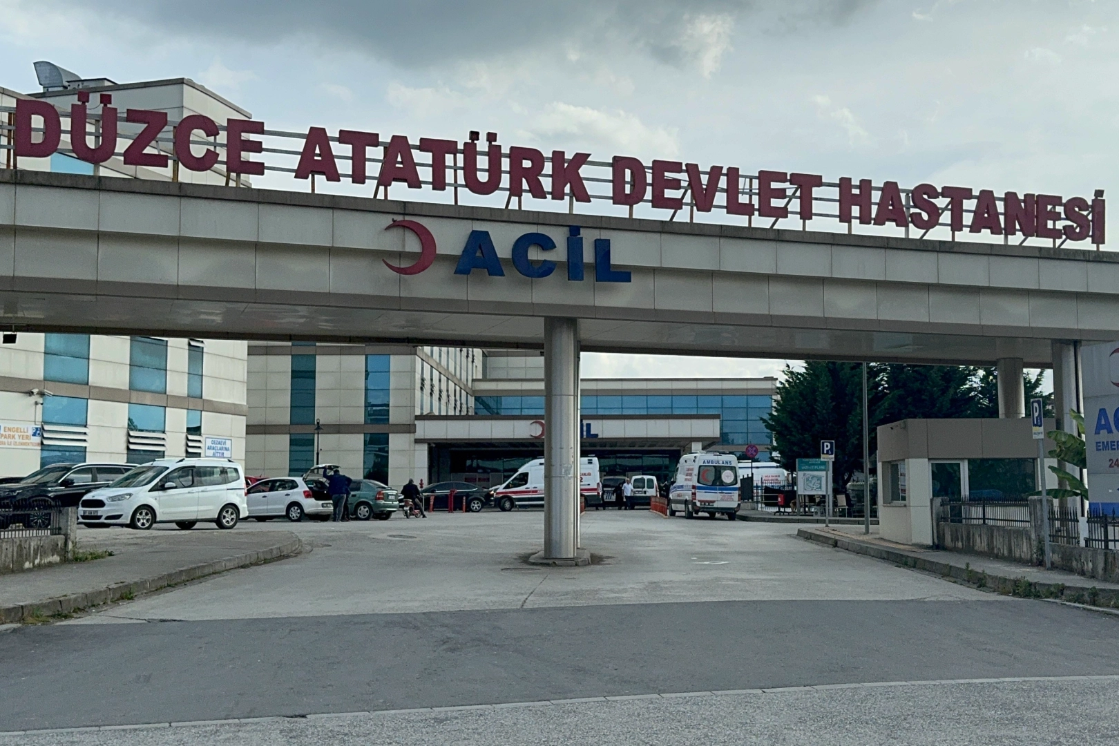 Düzce'de metrelerce yükseklikten düşen bebek ağır yaralandı