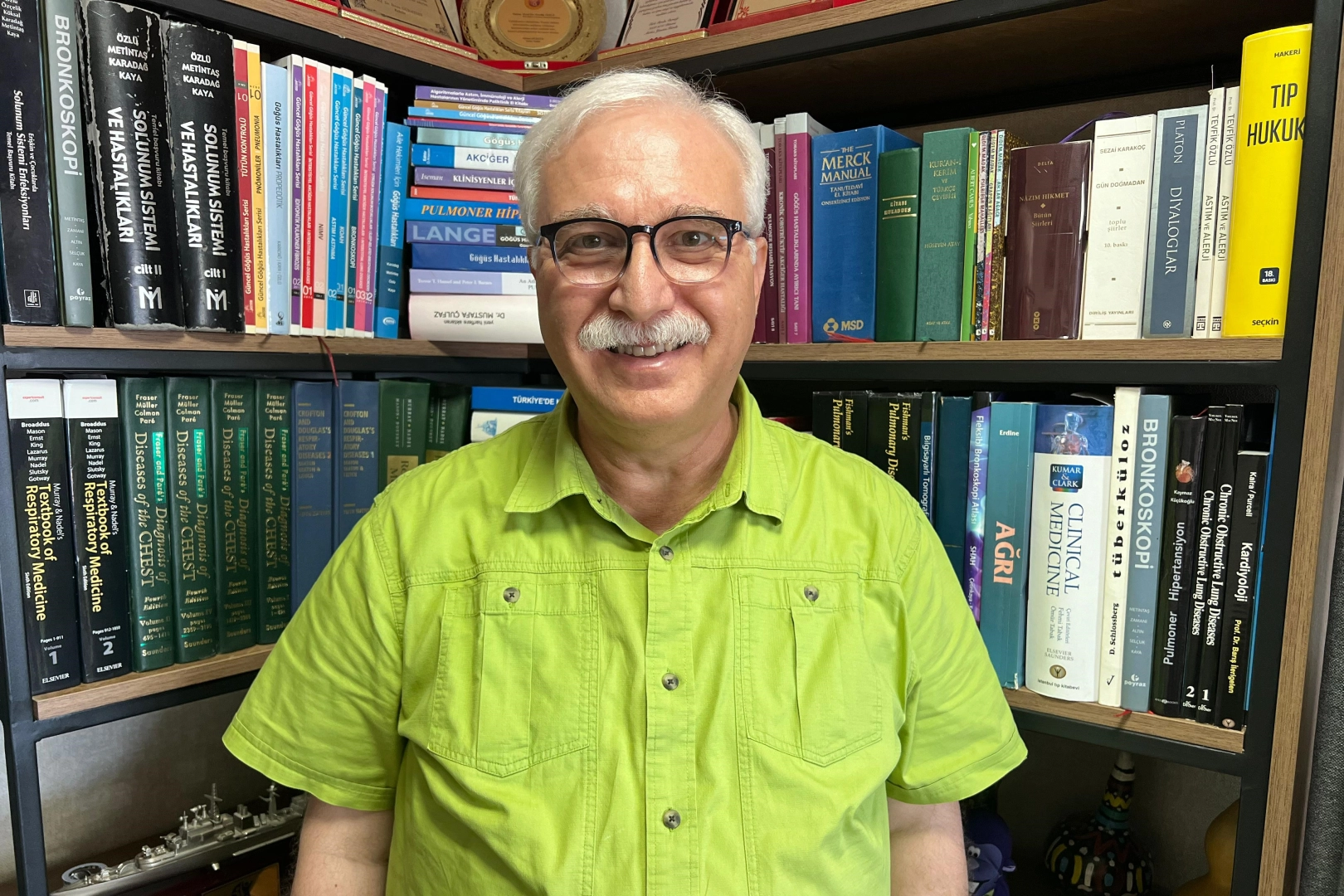 Prof. Dr. Tevfik Özlü: Astım, alerjik astım, alerjik nezle ve aşırı duyarlılık zatürresi olan akciğer hastaları hasat sezonunda fındık bahçelerinden uzak dursun