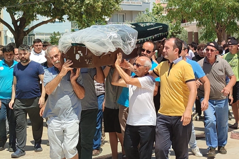 İzmir'deki trafik kazasında yaralanan genç kız kurtarılamadı haberinin görseli