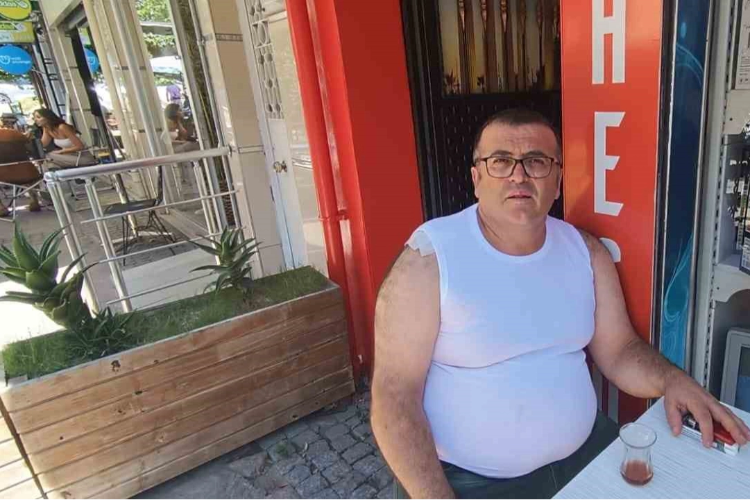 İzmir haber: Başına geleceklerden habersiz kafede oturuyordu... haberinin görseli
