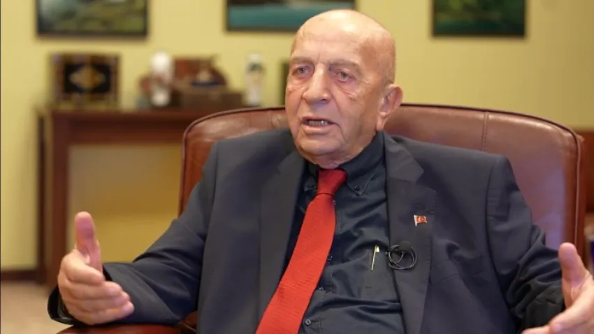 Mehmet Hattat kimdir