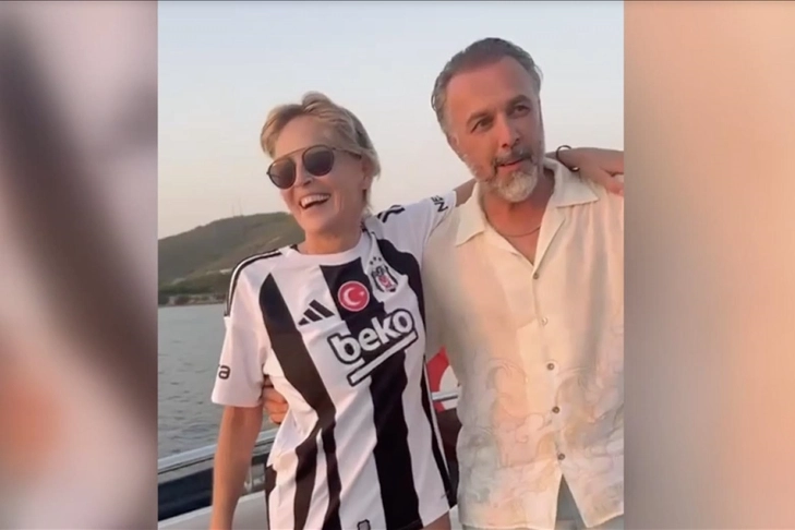 Sharon Stone'a Bodrum'da Beşiktaş forması sürprizi