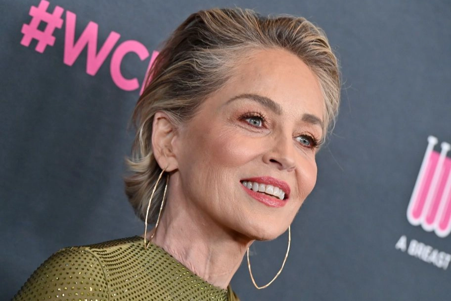 Sharon Stone'den göz açıklaması: Ünlü oyuncunun gözüne ne oldu?