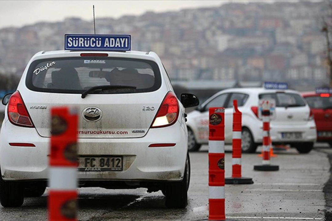 Ehliyet alacaklar dikkat: Direksiyon sınavında son dakika değişikliği! Yeni ehliyet sınavı nasıl olacak?