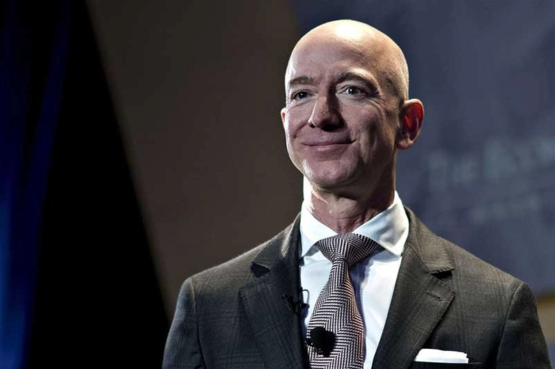 Jeff Bezos kimdir, hangi şirketin sahibi? Bezos nasıl zengin oldu? haberinin görseli