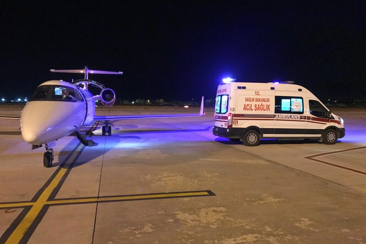 Ambulans uçak minik bebek için havalandı