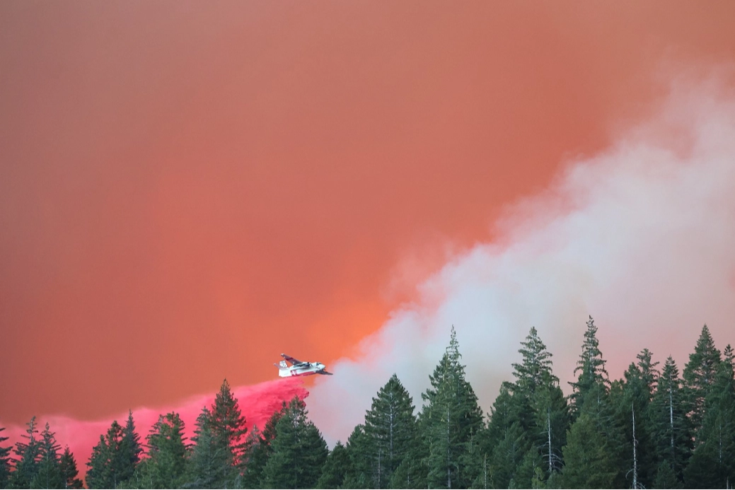 California'nın en büyük dördüncü yangını: 400 bin dönümden fazla arazi yandı