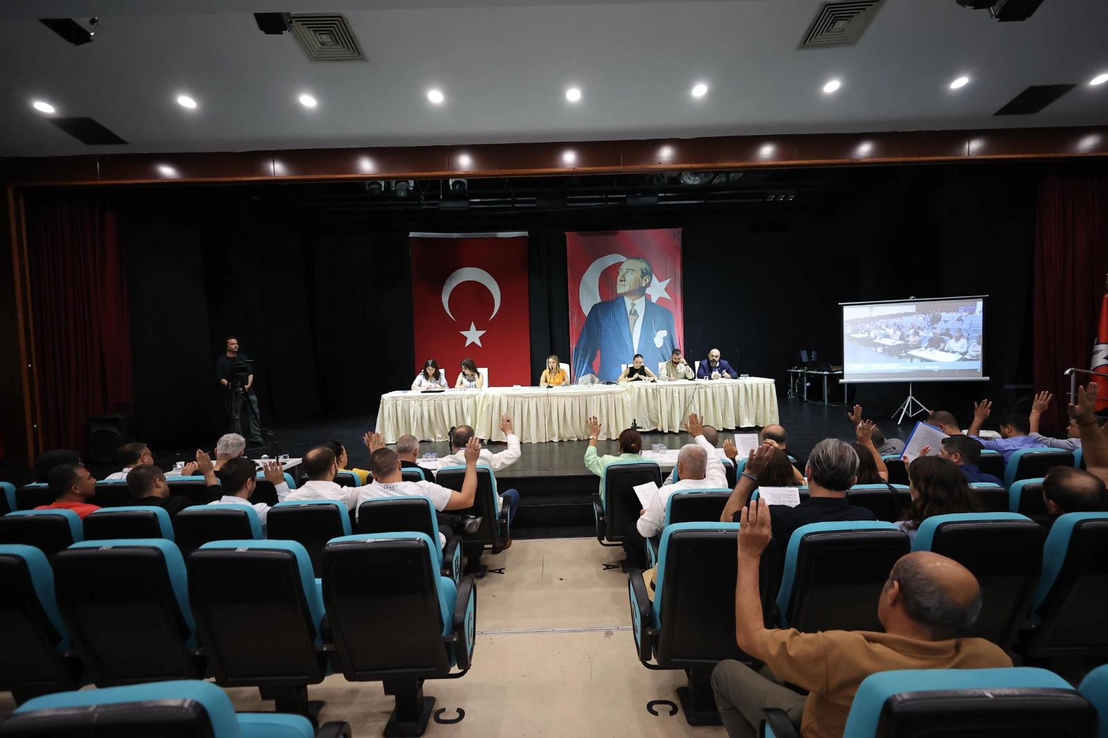 Sokak Hayvanları ile ilgili karar Konak Meclisi'nden geçti haberinin görseli