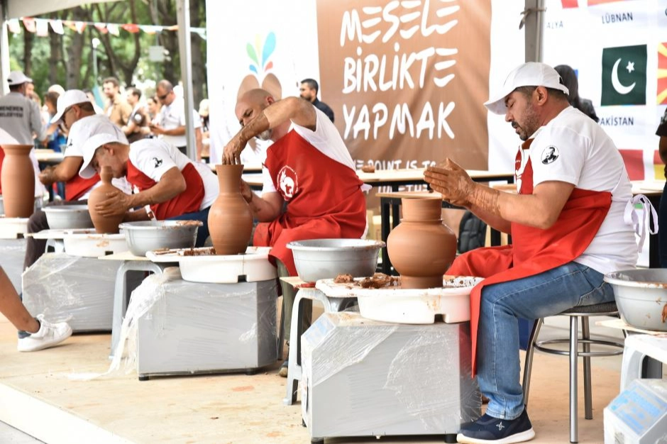 Menemen'de Uluslararası Çömlek Festivali başlıyor haberinin görseli