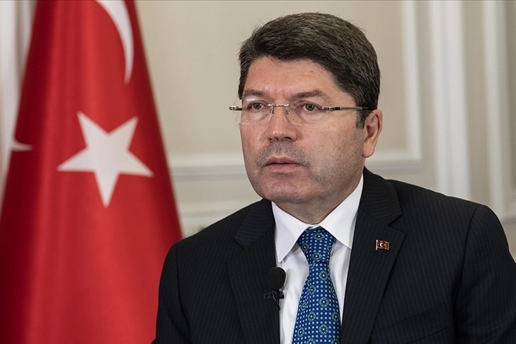 Yılmaz Tunç’tan Roblox açıklaması: Çocukların istismarına neden olacak içerikler sebebiyle… haberinin görseli
