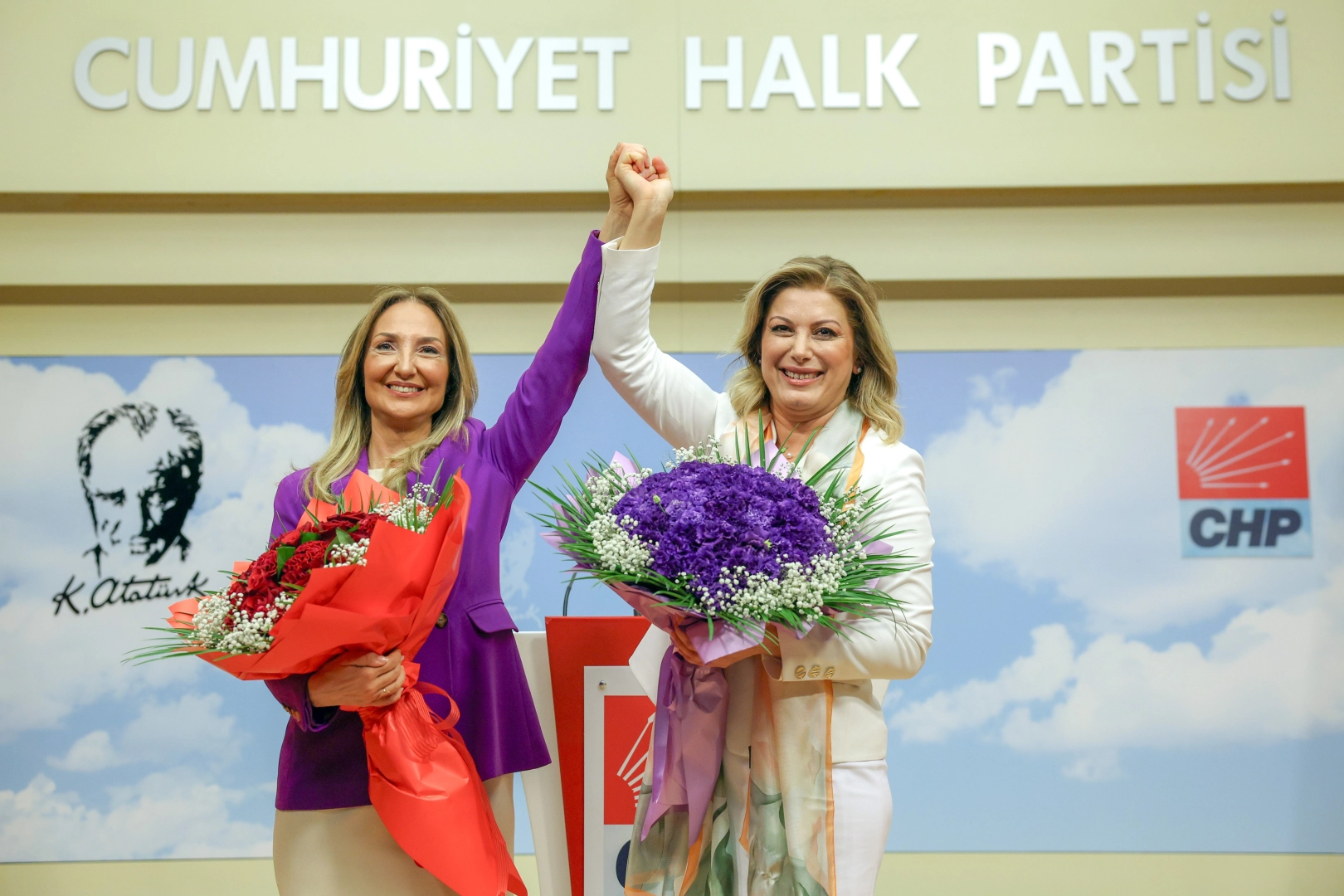CHP'de Asu Kaya görevi devraldı haberinin görseli