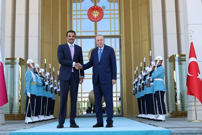 Cumhurbaşkanı Erdoğan, Katar Emiri Al Sani ile görüştü haberinin görseli