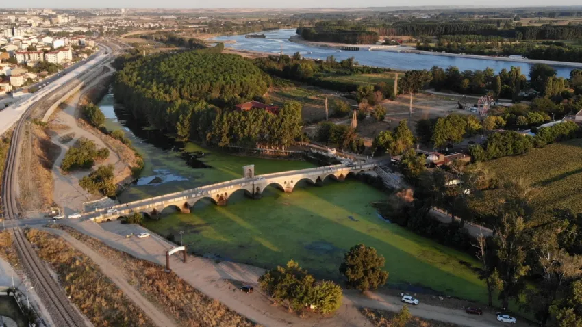 Edirne’de kuraklık alarmı: Yolda çökmeler oluştu