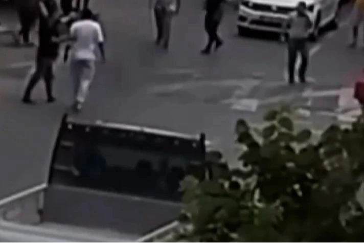 İstanbul'da iki grup arasında silahlı çatışma haberinin görseli
