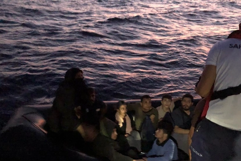  İzmir açıklarında 115 düzensiz göçmen yakalandı haberinin görseli