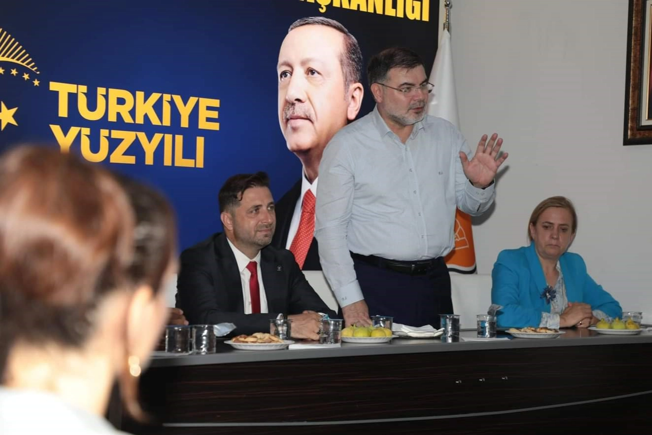 İzmir AK Parti'den Tire'ye çıkarma haberinin görseli