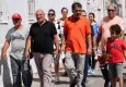 İzmir'de  elektrik akımına kapılarak öldüğü sokakta  karanfil bırakıldı