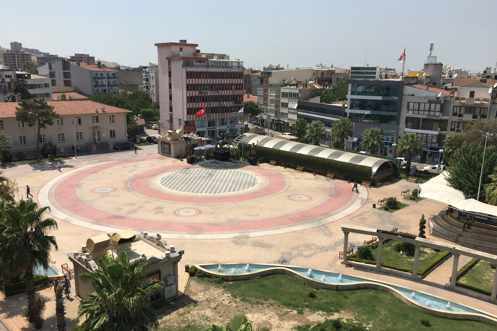 İzmir Menemen'de tarla icradan satılık haberinin görseli
