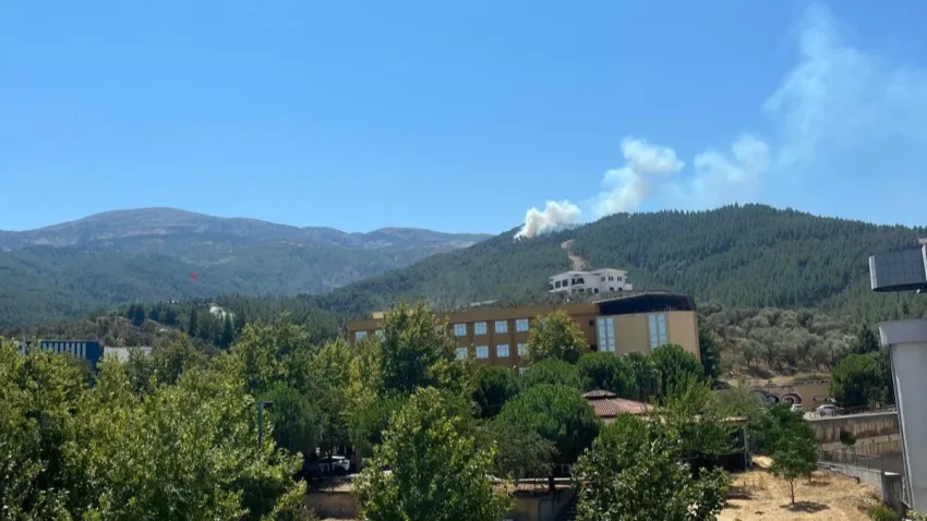 Manisa Spil Dağı'ndaki yangın korkuttu haberinin görseli