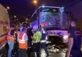 TEM Otoyolu'ndaki kazada ortalık savaş alanına döndü: Çok sayıda yaralı var