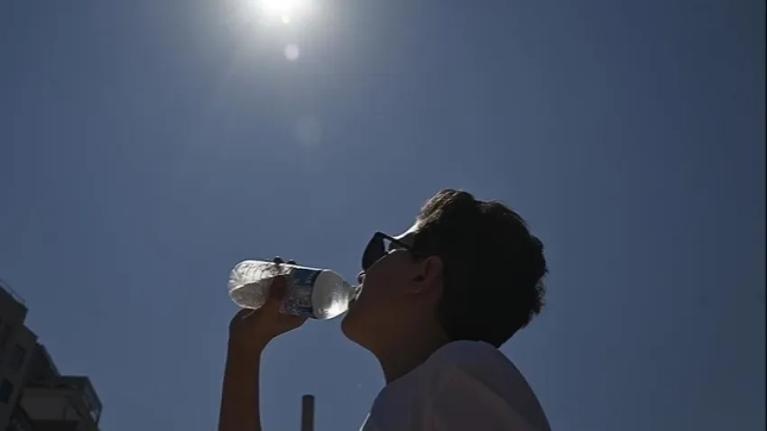 Uzmanı uyardı: Yaz sıcakları sağlığımızı tehdit ediyor haberinin görseli