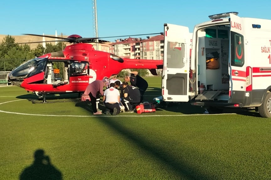 Ambulans helikopter Malatya'da 2 hasta için havalandı