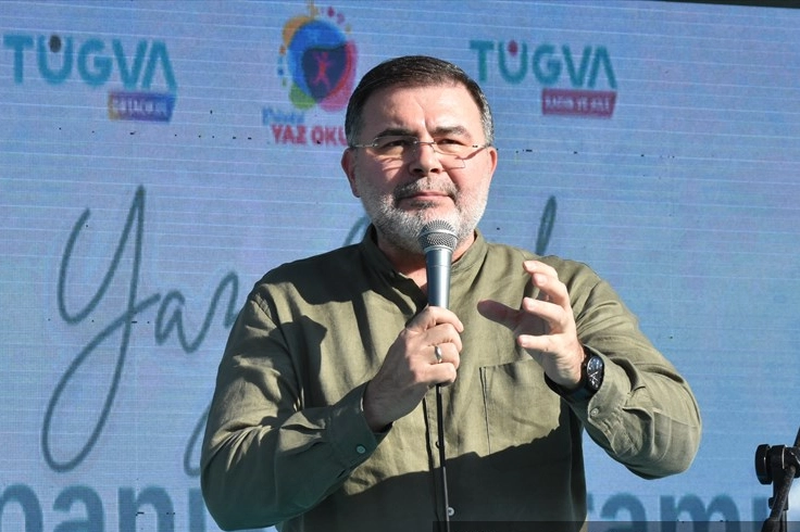 İzmir'de TÜGVA'nın yaz okulu kapanış programı düzenlendi haberinin görseli