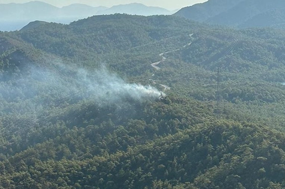 Marmaris'te çıkan orman yangını ekiplerin müdahalesiyle söndürüldü