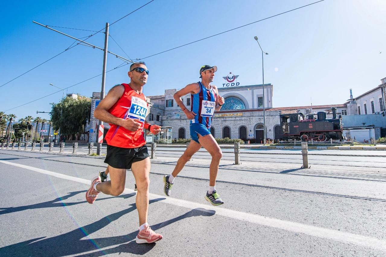 9 Eylül İzmir Yarı Maratonu için geri sayım başladı