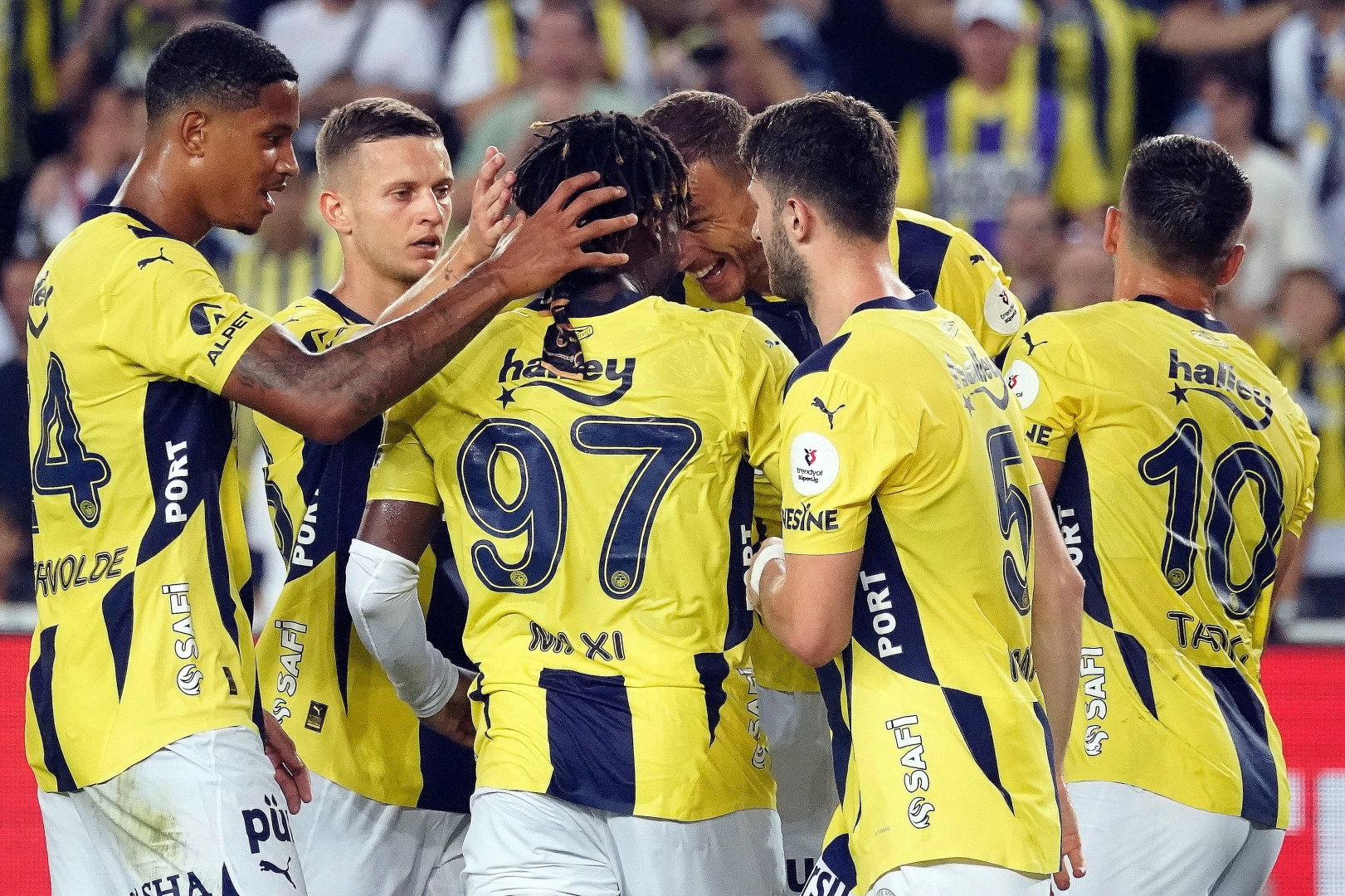 Fenerbahçe, Süper Lig’e 3 puanla başladı