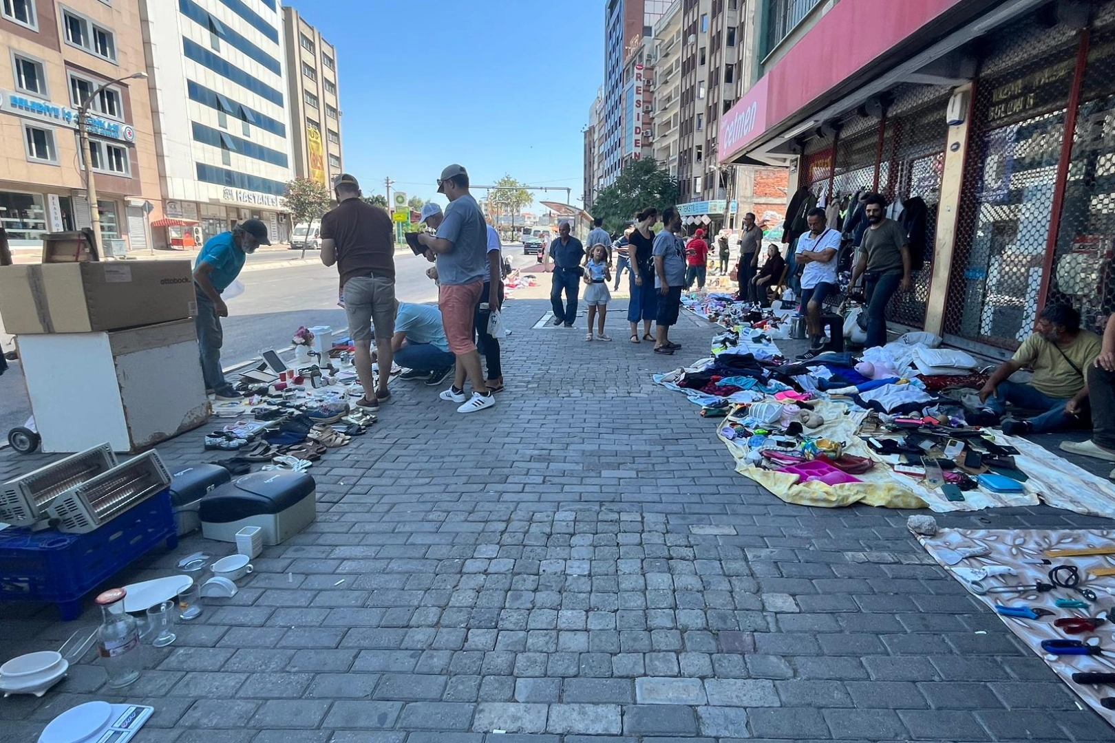 Konak’ta yeterli denetim yok, satıcılar çoğalıyor