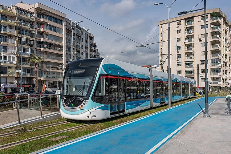 İzmir'de tramvay arızalandı: Seferler yapılamıyor haberinin görseli