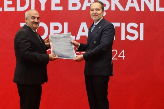 AK Parti’ye geçecek ilk belediye başkanı belli oldu