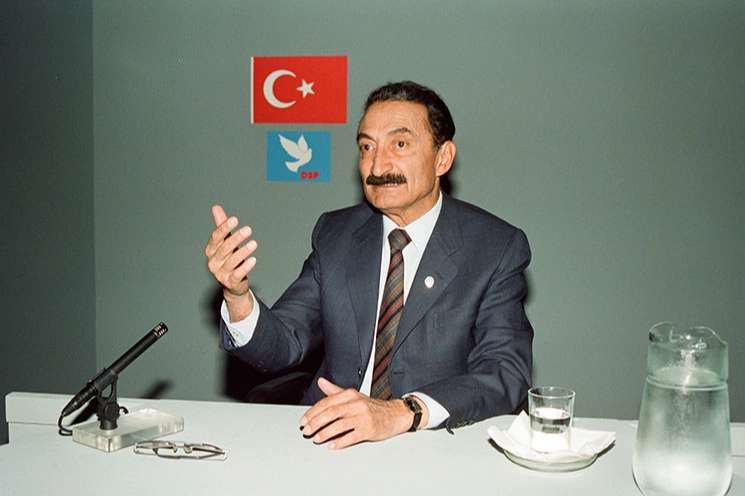 Bülent Ecevit kimdir? Bülent Ecevit kaç yaşında öldü?